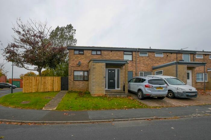 3 Bedroom Semi-Detached House To Rent In Kirkham Road, Whitby, YO21