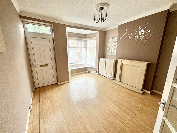 2 Bedroom End Of Terrace House For Sale In Montague Street, Mansfield, NG18