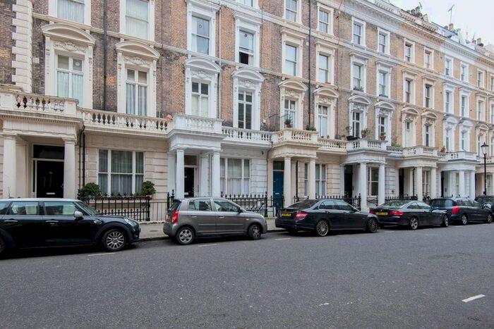 2 Bedroom Flat To Rent In Clanricarde Gardens, London, W2