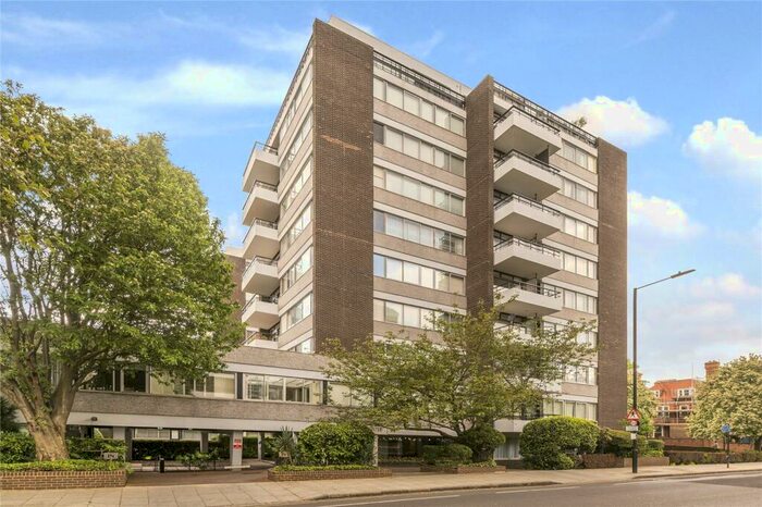 3 Bedroom Flat For Sale In London House, - Avenue Road, NW8