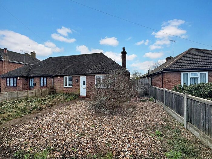 2 Bedroom Semi Detached Bungalow For Sale In Linden Road, Ashford, TN24