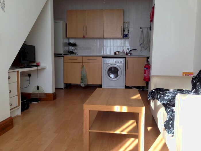 1 Bedroom Flat To Rent In Chichester Road, Edmonton, N9