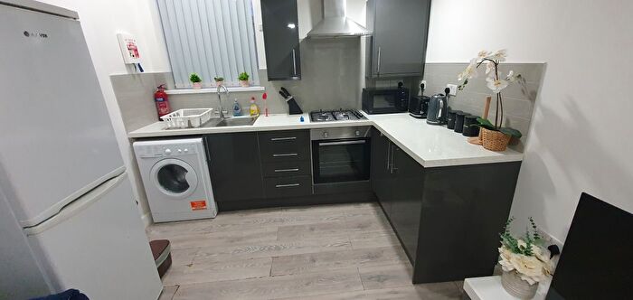1 Bedroom Flat To Rent In Russell Street, Cathays, Cardiff, CF24