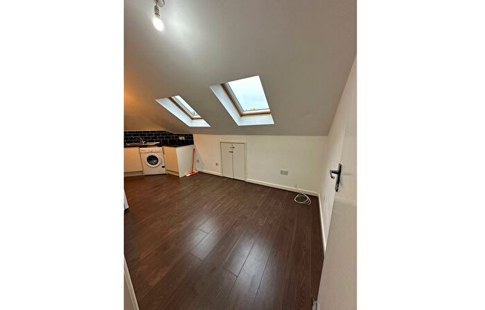1 Bedroom Flat To Rent In Carr Road, Walthamstow, E17