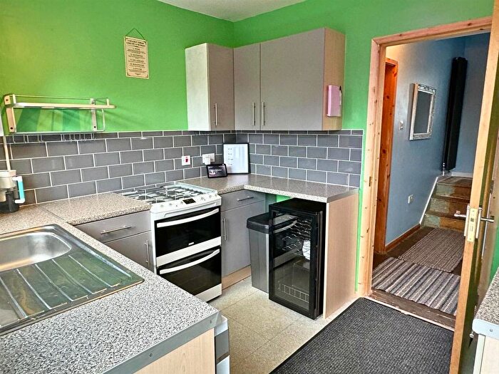 2 Bedroom Semi-Detached House For Sale In Laughton Way, Lincoln, LN2