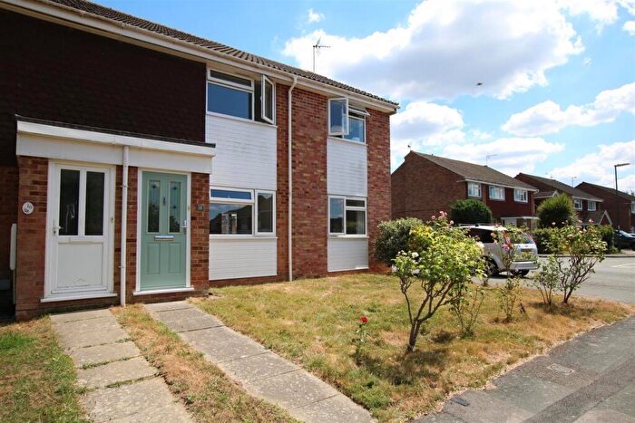 4 Bedroom Terraced House To Rent In Barnsnap Close, Horsham, RH12