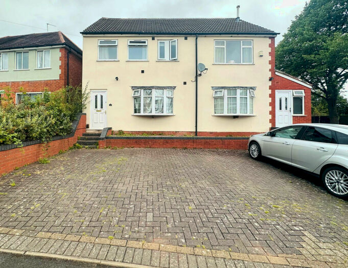 Studio To Rent In Higgins Lane, Birmingham, West Midlands, B32