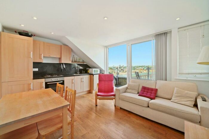 1 Bedroom Apartment To Rent In Lady Margaret Road, Kentish Town, NW5