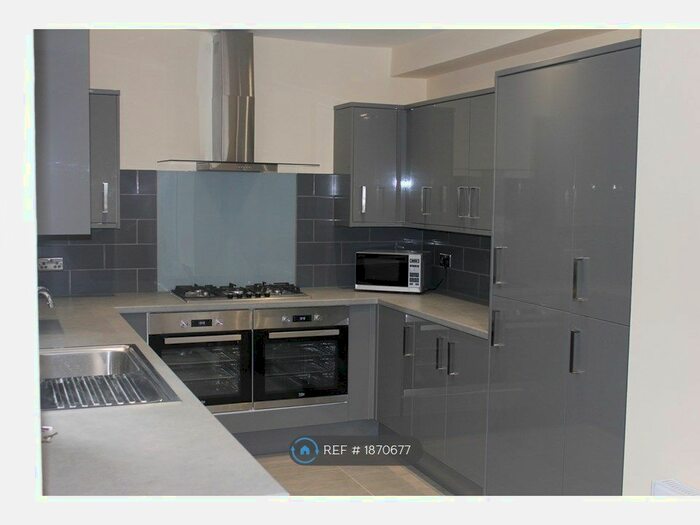 7 Bedroom Terraced House To Rent In Deramore Street, Manchester, M14