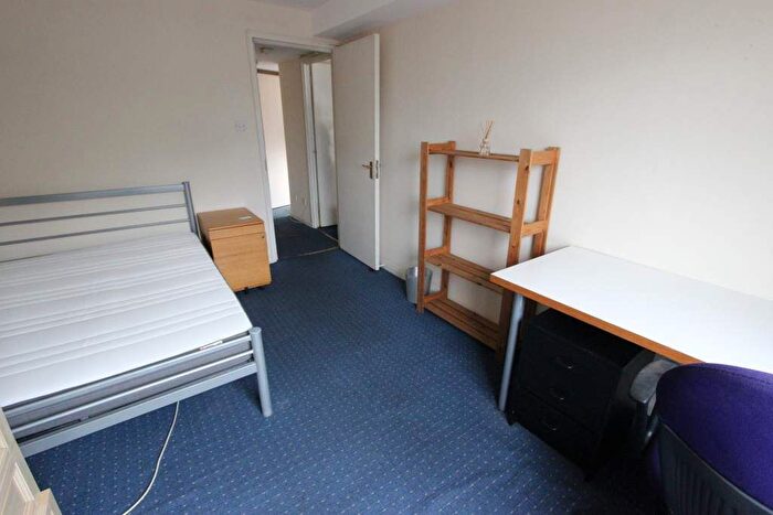 2 Bedroom Flat To Rent In Gresse Street, London, W1T