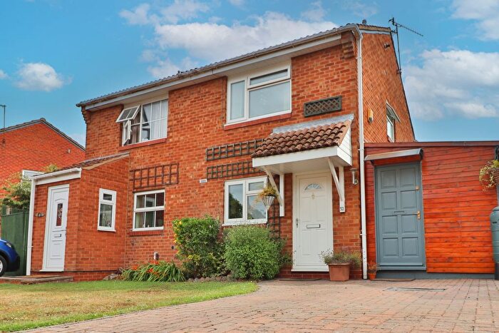 2 Bedroom Semi-Detached House For Sale In Northleach Close, Worcester, WR4