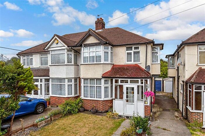 3 Bedroom Semi Detached House For Sale In Bristow Road, Beddington, Surrey, CR0
