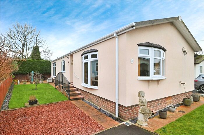 2 Bedroom Property For Sale In Roecliffe Park, Roecliffe, North Yorkshire, YO51
