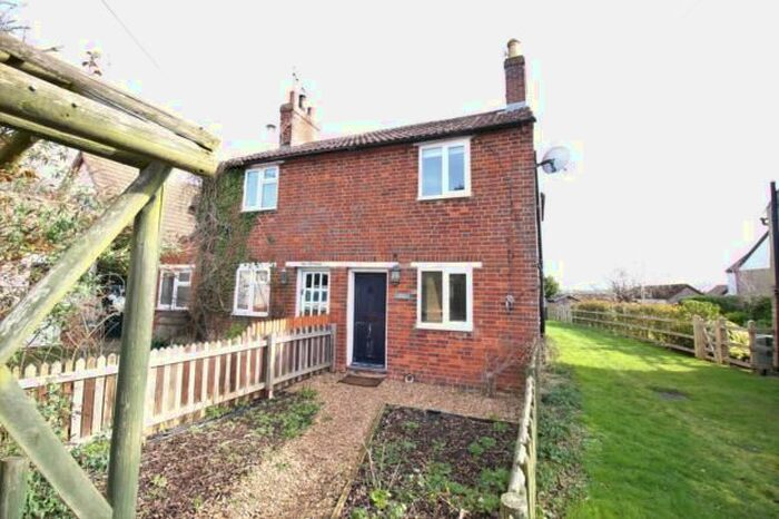 2 Bedroom Cottage To Rent In Moor End Road, Radwell, Bedford MK43