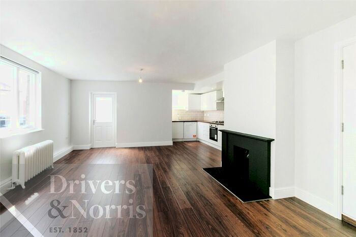 2 Bedroom Maisonette To Rent In St Annes Close, Highgate, London, N6