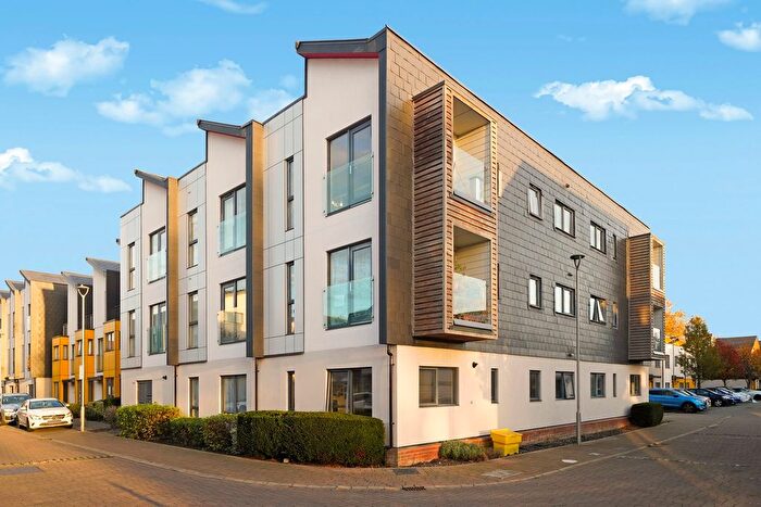 2 Bedroom Flat For Sale In Cairns Avenue, London, SW16