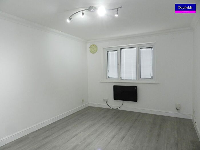 1 Bedroom Flat To Rent In Rigby Place, Enfield, EN3