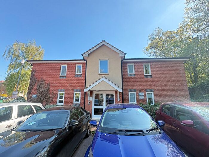 2 Bedroom Flat To Rent In Windhill, Bishop's Stortford, CM23