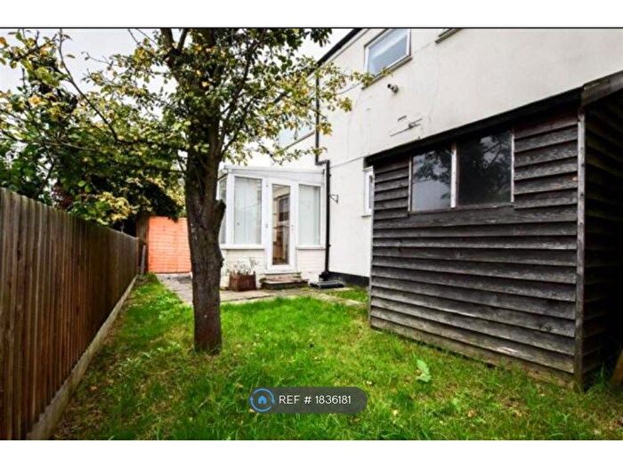 2 Bedroom Maisonette To Rent In Hatherdene Close, Cambridge, CB1