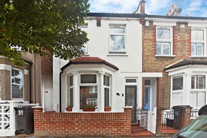 4 Bedroom Semi-Detached House For Sale In Addiscombe Court Road, Croydon, CR0