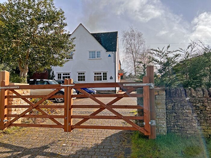 4 Bedroom Semi-Detached House For Sale In Sturt Road, Charlbury, Chipping Norton, OX7