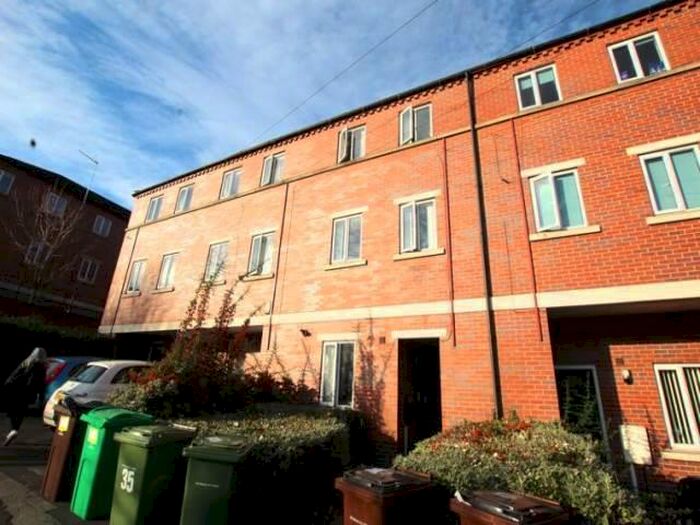 6 Bedroom Town House To Rent In Raleigh Street, Arboretum, Nottingham, NG7