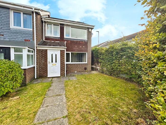 3 Bedroom End Of Terrace House For Sale In Brookland Drive, Newcastle Upon Tyne, NE12