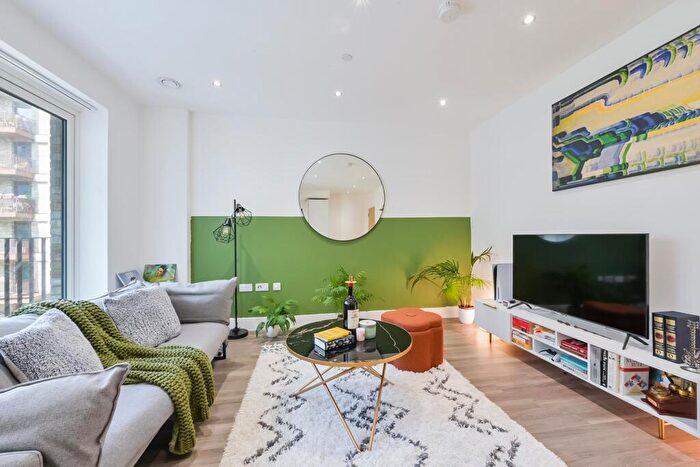 1 Bedroom Apartment For Sale In Wray Avenue, London, E16