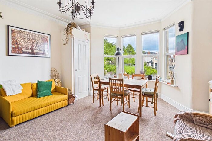 2 Bedroom Flat For Sale In Luccombe Hill, Redland, BS6