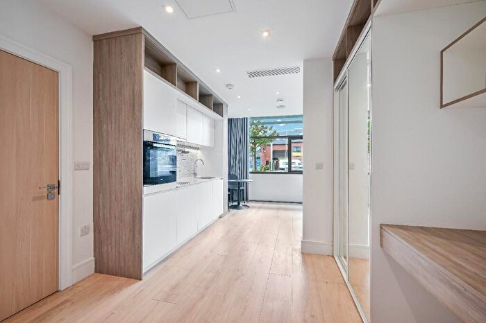 Studio To Rent In Station Road, Addlestone, Surrey, KT15