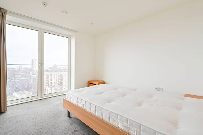 3 Bedroom Flat To Rent In Patina Mansions, East Village, Stratford, London, E20