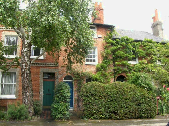 3 Bedroom Terraced House To Rent In New Road, Reading, Berkshire, RG1