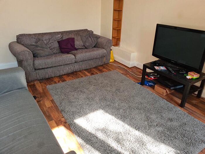 3 Bedroom House To Rent In Brudenell Street, Leeds, LS6