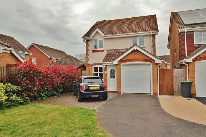 3 Bedroom Detached House For Sale In Aubrey Close, Hayling Island, PO11