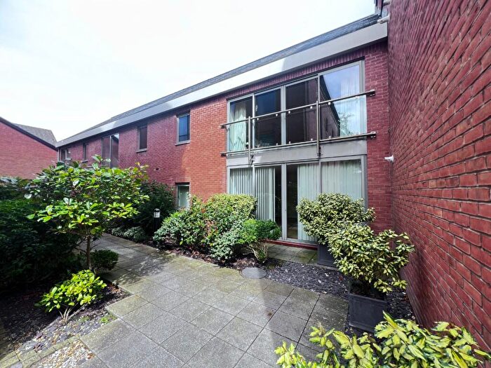 2 Bedroom Flat To Rent In The Gate House, FY8