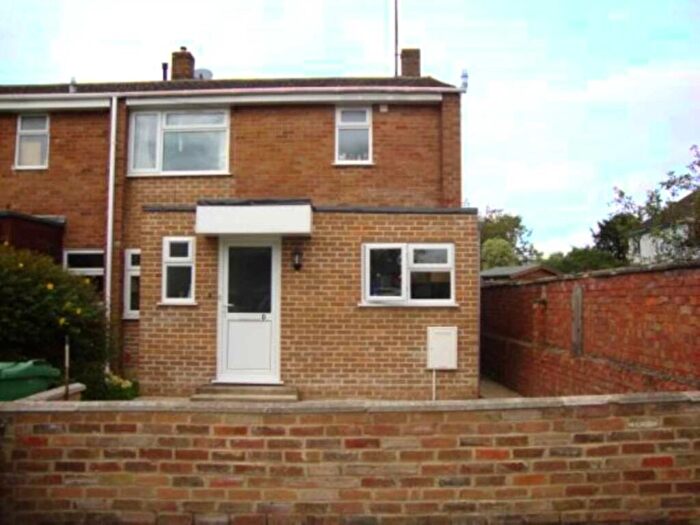 6 Bedroom Semi Detached House To Rent In Langley Court, Headington **Student Property **, OX3