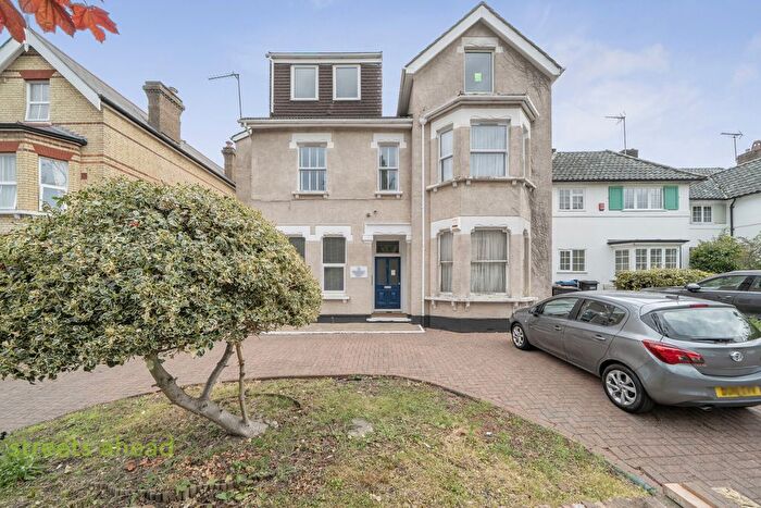 1 Bedroom Flat For Sale In Birdhurst Rise, South Croydon, CR2