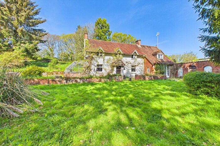 4 Bedroom Detached House For Sale In Brickyard Lane, Corfe Mullen, Wimborne, Dorset, BH21