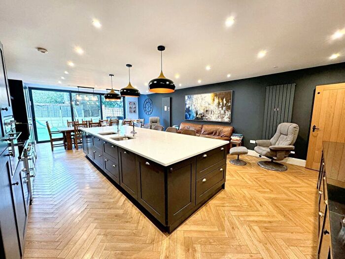 6 Bedroom Detached House To Rent In Bury Old Road, Prestwich, M25