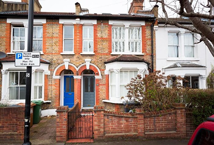 3 Bedroom Flat To Rent In Turner Road, Walthamstow, E17