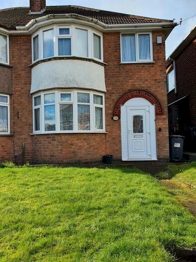 3 Bedroom Semi-Detached House To Rent In Glenmead Road, Great Barr, Birmingham, B44
