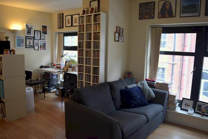 Studio To Rent In Britannia House, York Place, Leeds, LS1