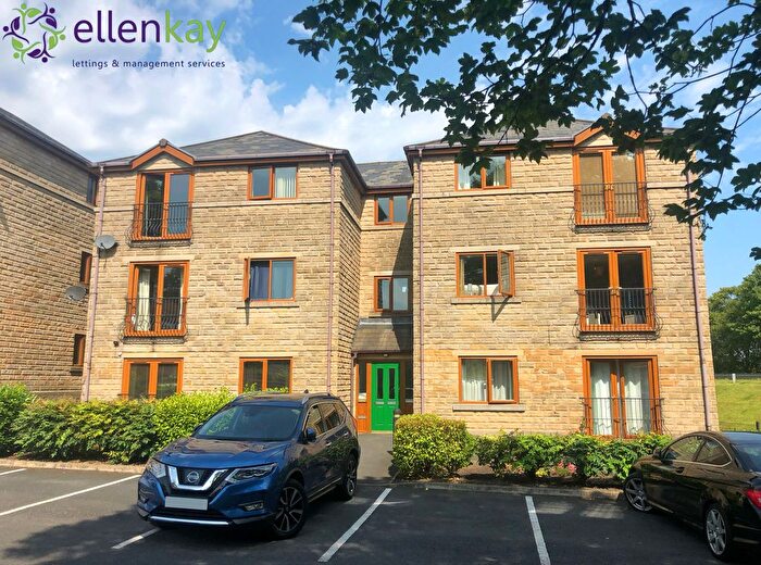 2 Bedroom Flat To Rent In Rebecca Court, Milnrow, OL16