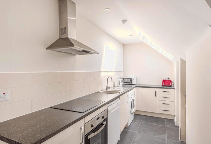 2 Bedroom Flat To Rent In Flat, Lord Tennyson House Rasen Lane, Lincoln, LN1