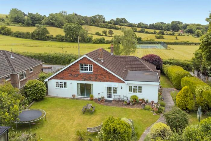 5 Bedroom Bungalow For Sale In Pound Lane, Meonstoke, Southampton, SO32