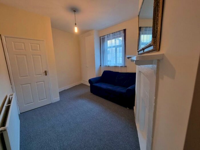 4 Bedroom Maisonette To Rent In Ropley Street, London, E2