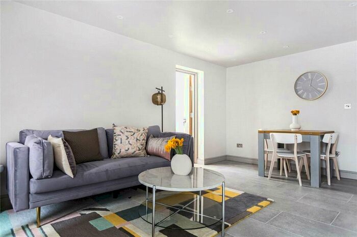 4 Bedroom House To Rent In Friars Mead, London, E14