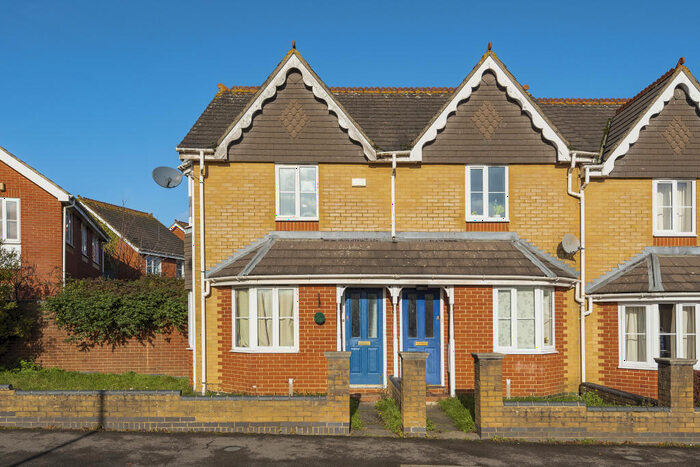 2 Bedroom End Of Terrace House To Rent In Roosevelt Drive, Headington, OX3