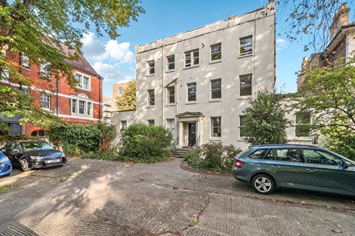 2 Bedroom Flat To Rent In High Street Crouch End, N8