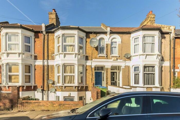 3 Bedroom Maisonette To Rent In Eglinton Road, Woolwich, SE18